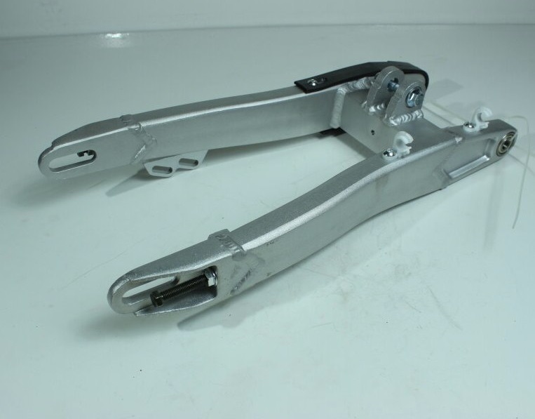 photo_5307757847989316853_y